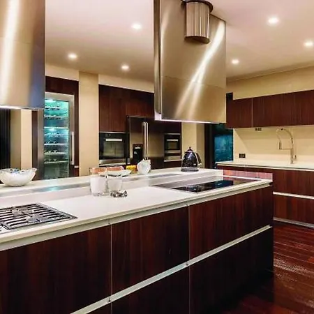Villa 6br Stunning Chalet With Traditional Feel *