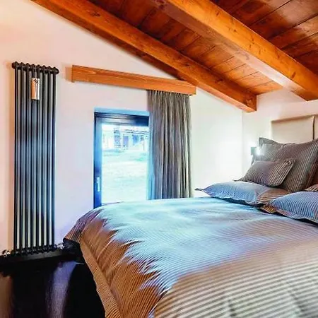 6br Stunning Chalet With Traditional Feel *