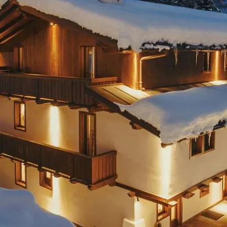 6br Stunning Chalet With Traditional Feel Villa