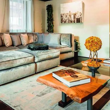 Villa 6br Stunning Chalet With Traditional Feel *