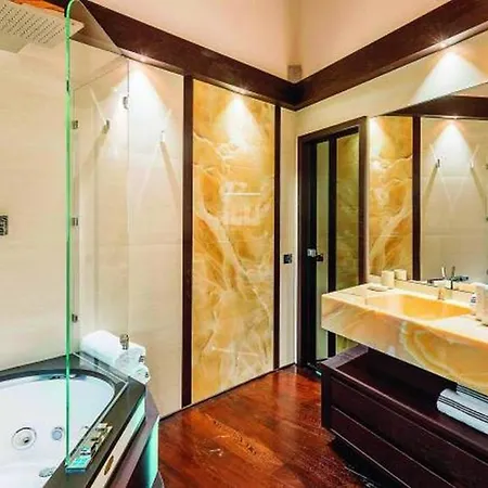 Villa 6br Stunning Chalet With Traditional Feel