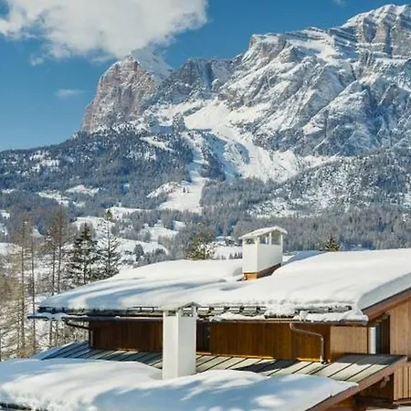6br Stunning Chalet With Traditional Feel