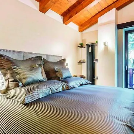 6br Stunning Chalet With Traditional Feel Villa *