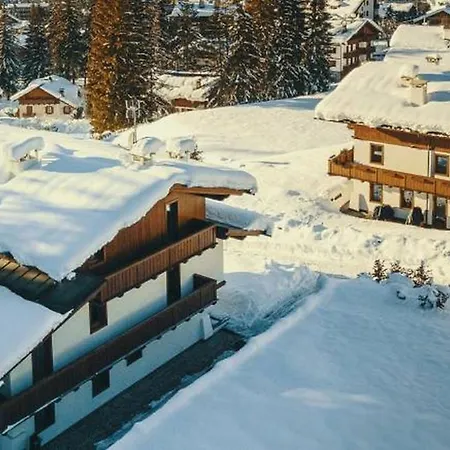 6br Stunning Chalet With Traditional Feel Villa *
